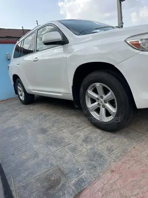 Toyota Highlander SE 2010 White