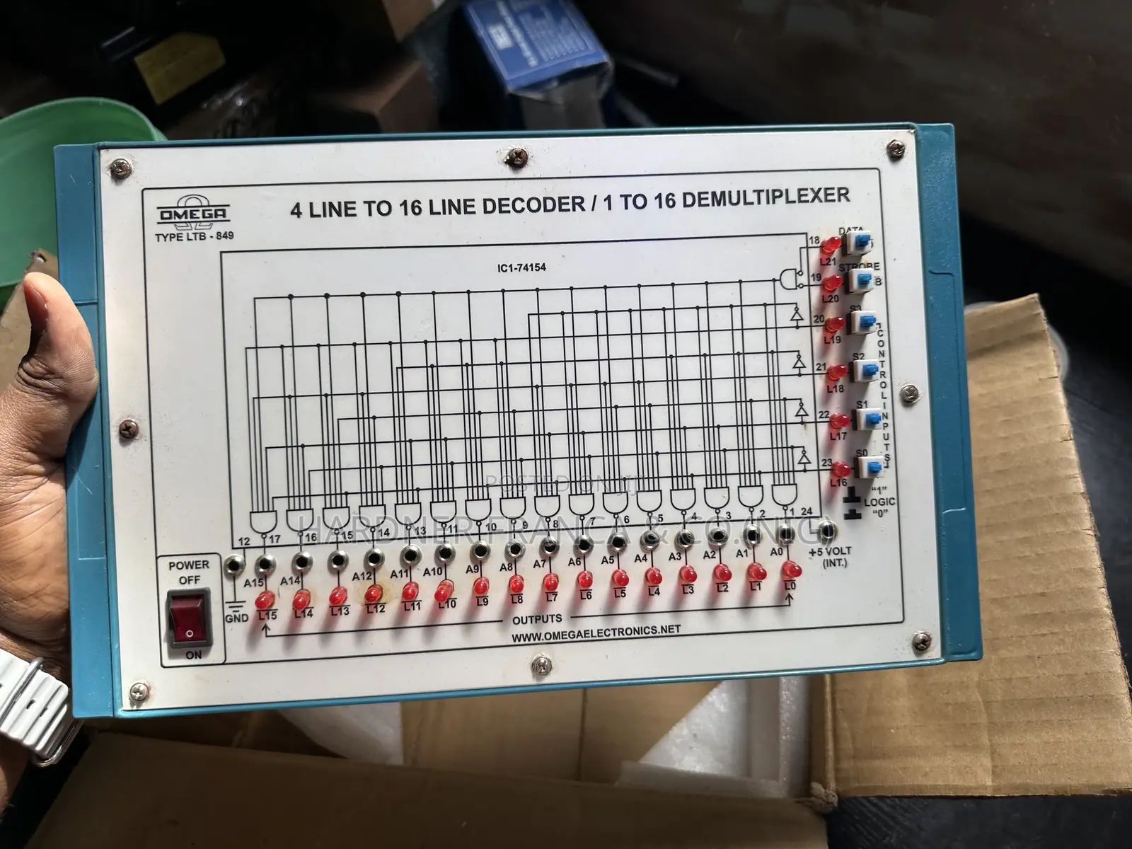 4 Line to 16 Line Decoder / 1 to 16 Demultiplexer