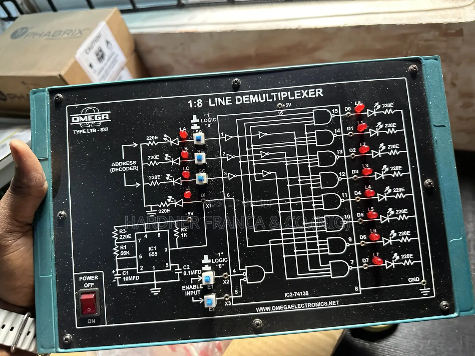 1:8 Line Demultiplexer Trainer