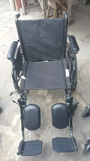 Wheelchair / With Othorpeadic Footrest