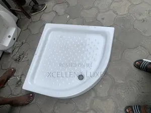 Ceramic Curve 90x90cm Shower Tray for Heavy Duty
