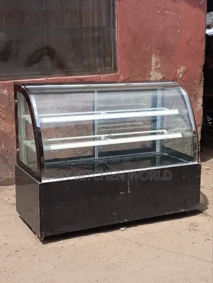 5ft Curved Glass Cake Chiller