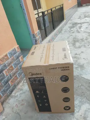 Low Maintance 142l Midea Chest Freezer +Keys (Hs-186cn)