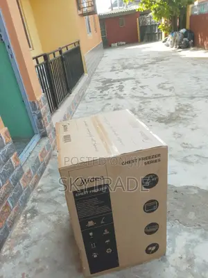 Fast Freezing (Hs-186cn) Midea Chest Freezer 142l + Keys