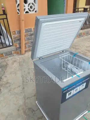 Saving Freezing 142l Midea Chest Freezer (Hs-186cn) + Keys
