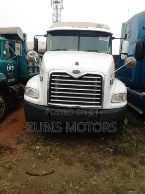 Mack Vision 2007 Model White Color