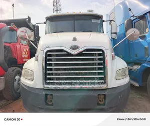 Mack Vision 2000 White