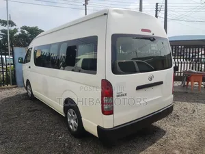 Toyota HiAce 2019 White