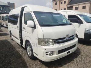 Toyota HiAce 2015 White