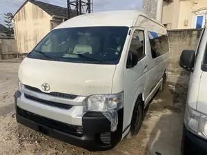 Toyota HiAce 2015 White