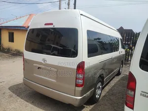 GMC Savana 2015 Orange