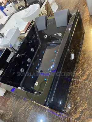 Double Black Sq Jacuzzi