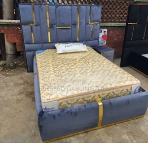 4.5by6 Upholstery Padded Bed