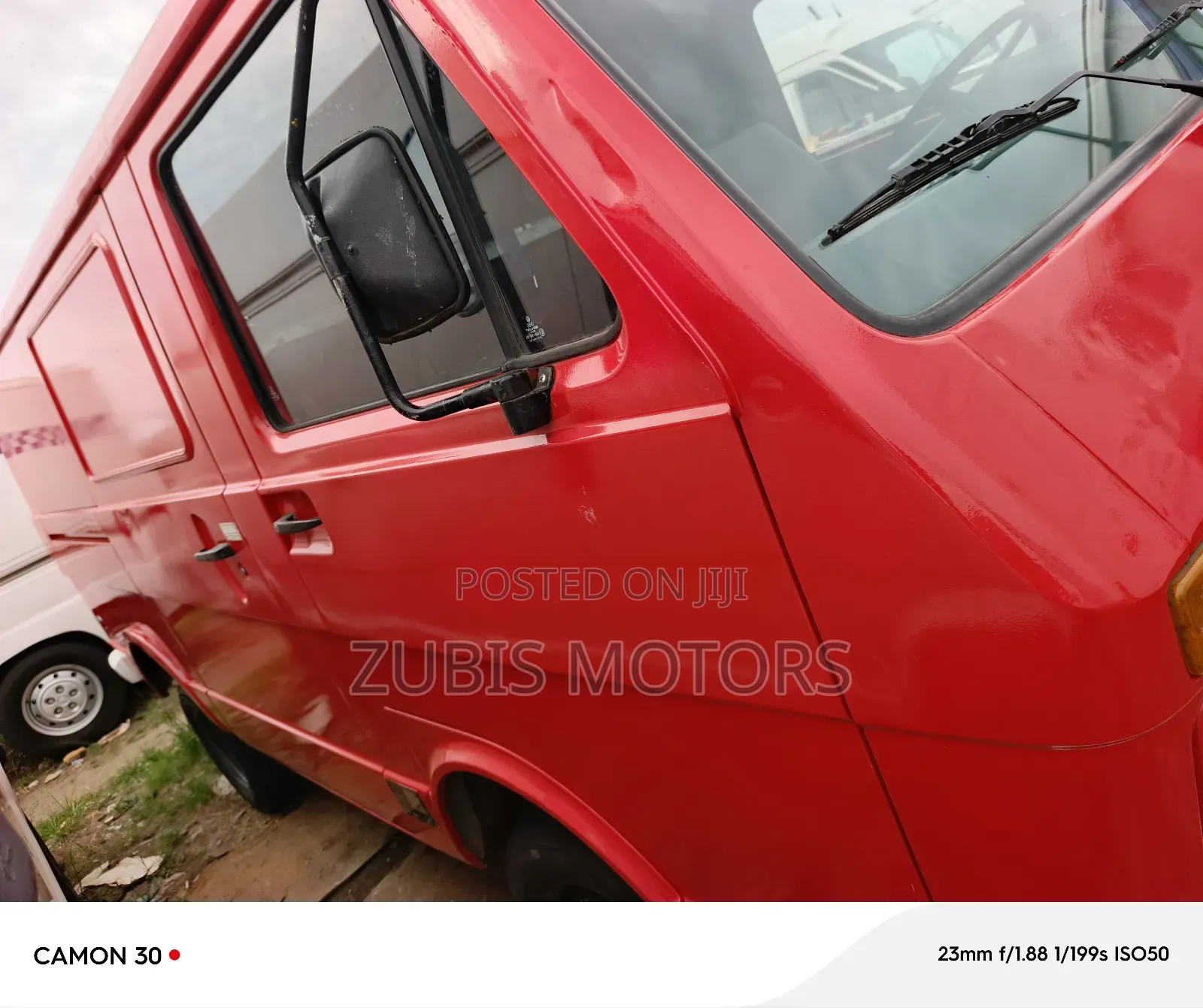 Volkswagen LT 2000 Red