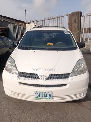 2005 Toyota Sienna for Rent.