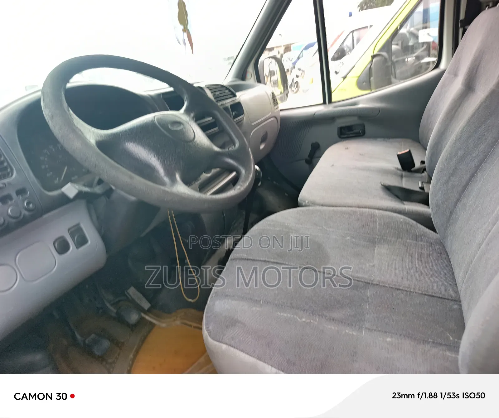Ford Transit 2000 Orange