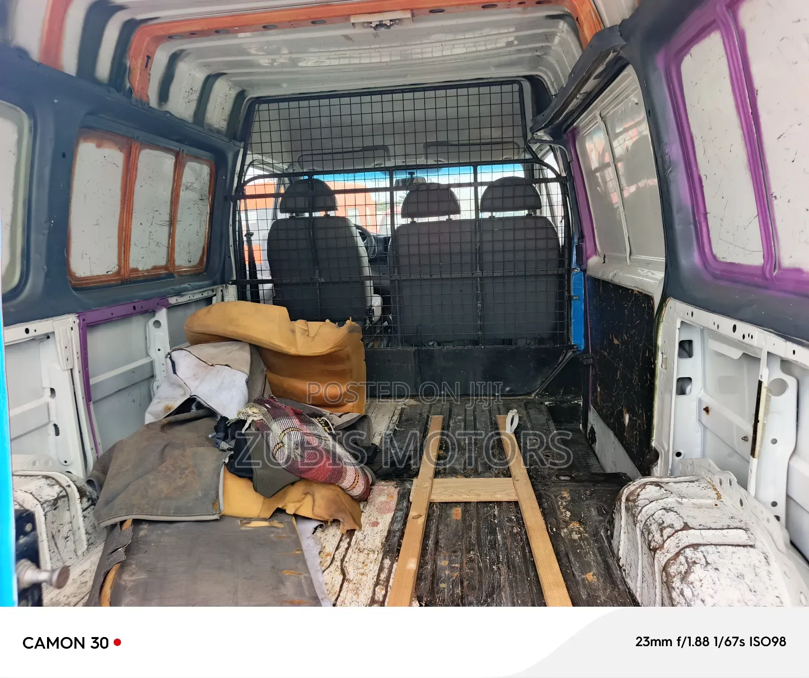 Ford Transit 2000 Orange