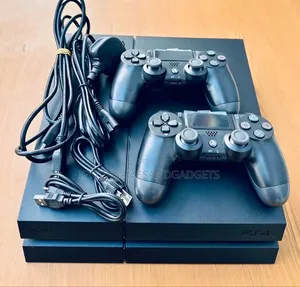Ps 4 500gb With 12 Games and 2 Pads