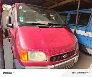 Ford Transit 2000 Red