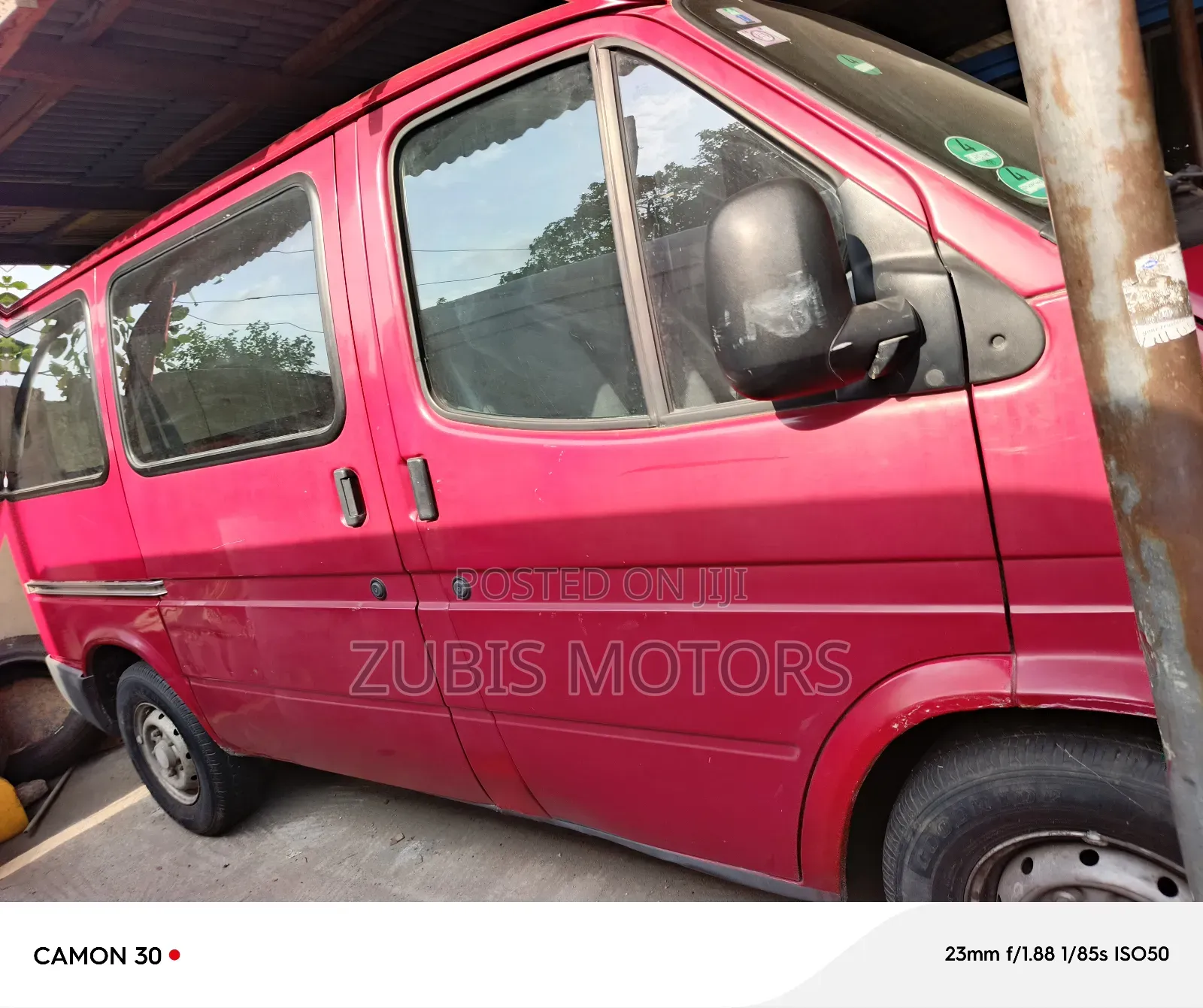 Ford Transit 2000 Red