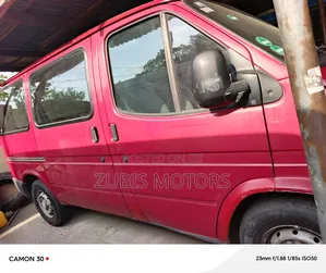 Ford Transit 2000 Red