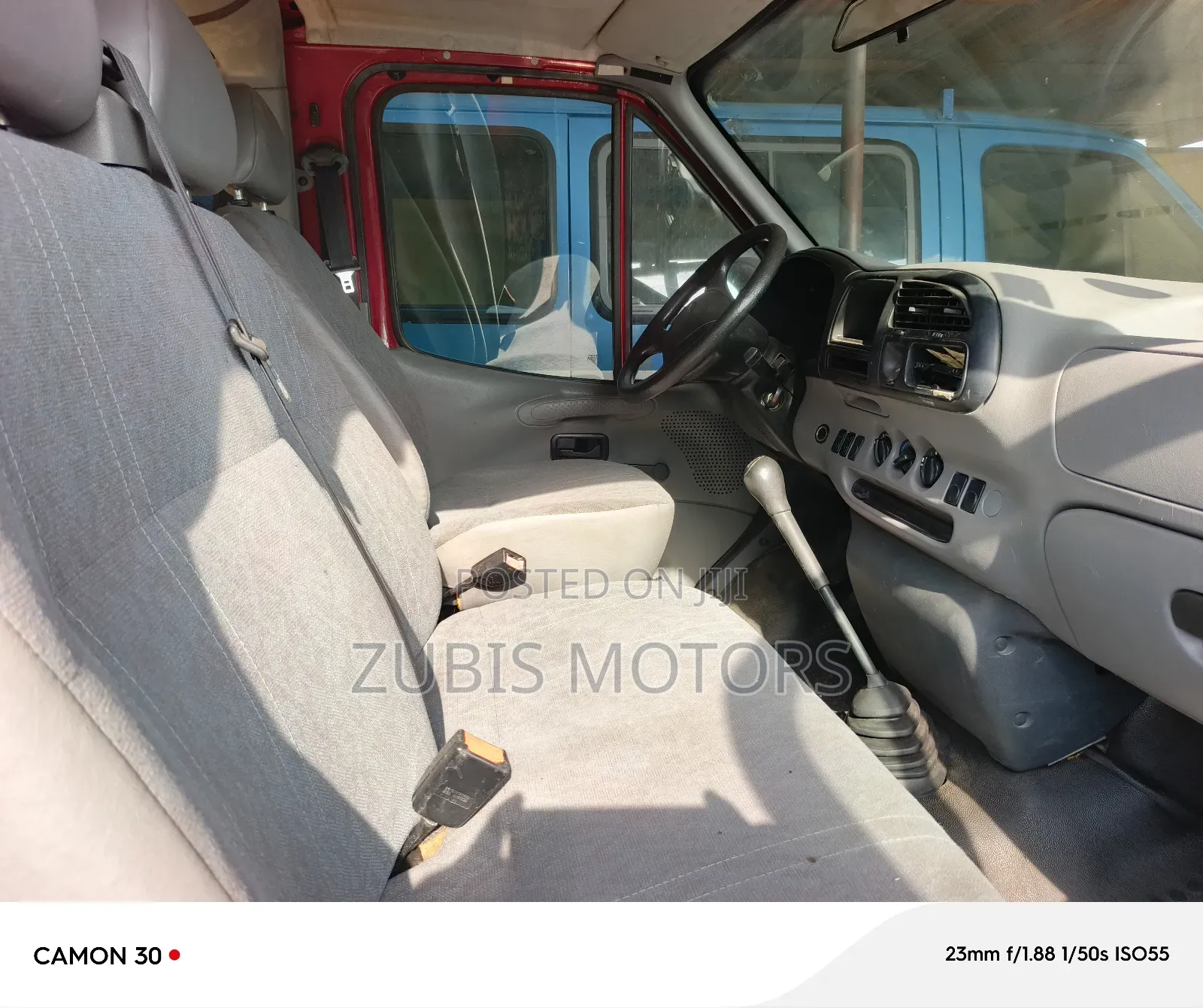 Ford Transit 2000 Red