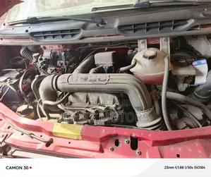 Ford Transit 2000 Red