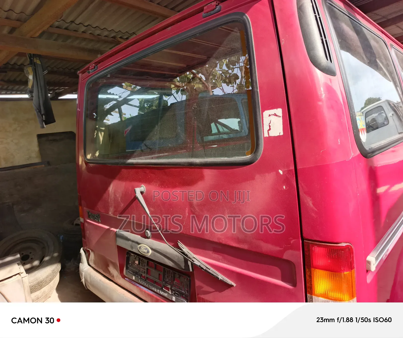 Ford Transit 2000 Red