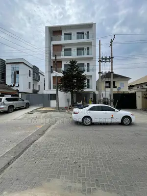 3bdrm Apartment In Lekki Phase 1 For Sale
