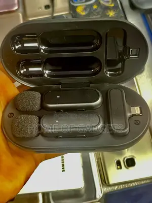 Rechargeable Wireless Mic for iPhone With Charging Case