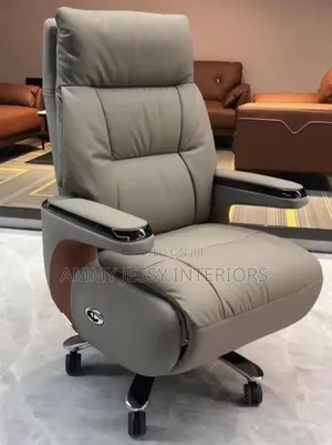 Executive Modern Office Boss Swivel Chair
