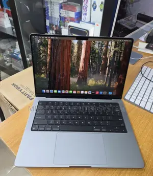 New Apple MacBook Pro 2023 M3 14-inch 18GB Apple M3 Pro SSD 512GB