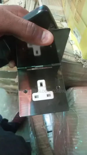 Floor Single 13amps Socket for Homes/ Hotels/ Companies