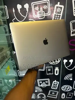 Laptop Apple MacBook Pro 2017 16GB Intel Core i7 SSD 512GB