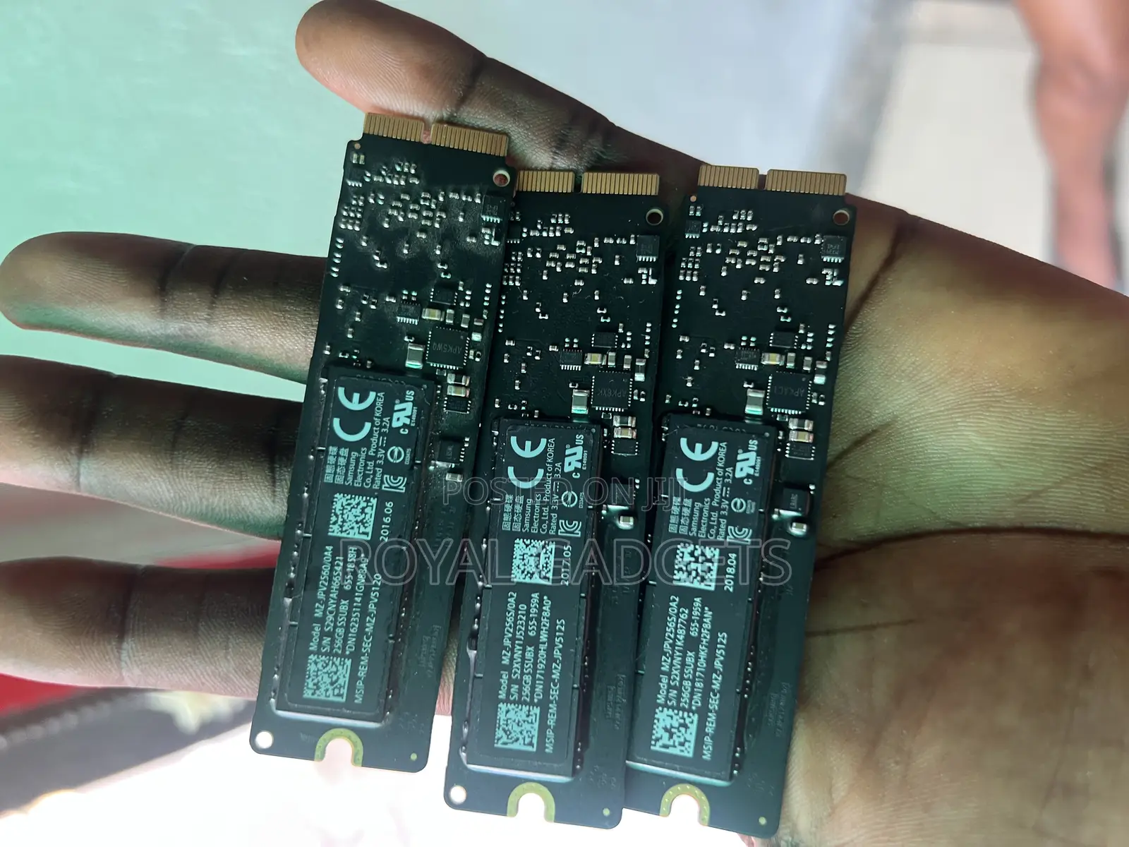 256 Macbook SSD