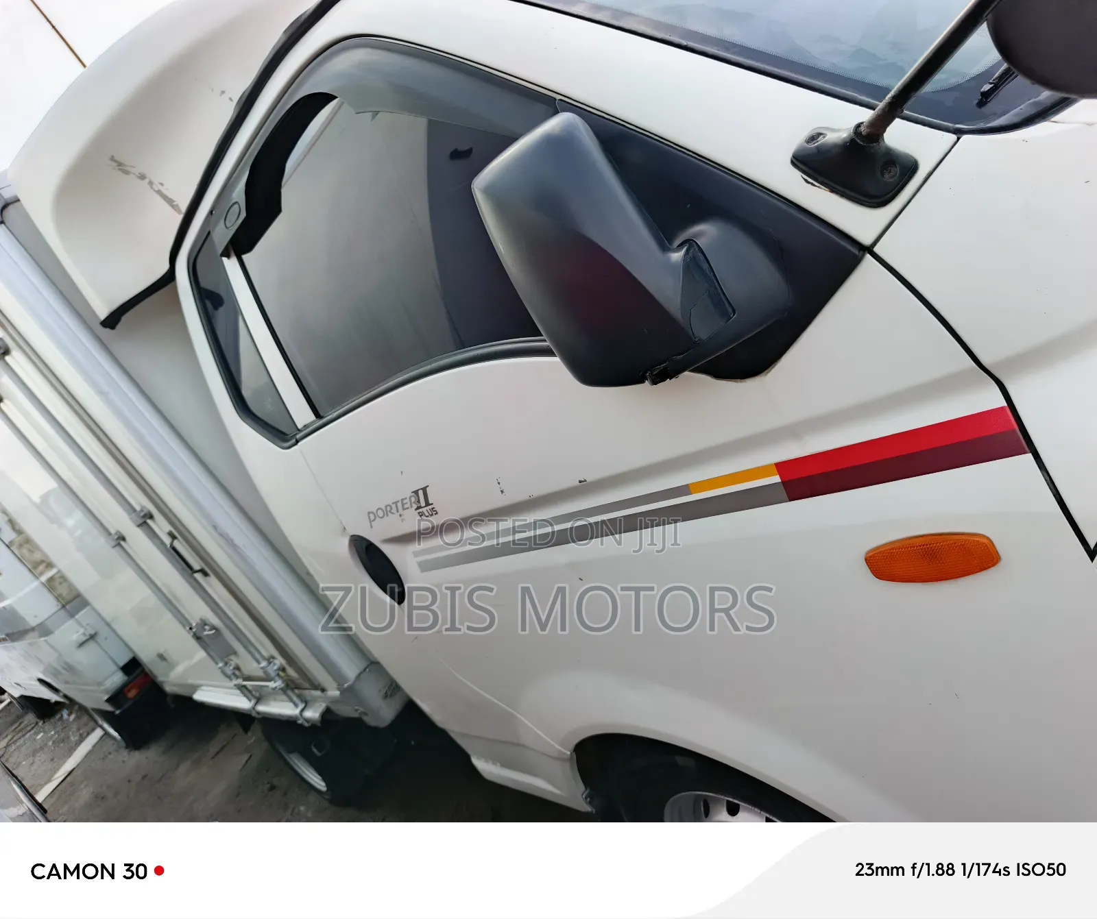 Hyundai Universe 2000 White