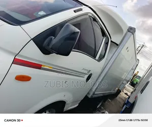 Hyundai Universe 2000 White