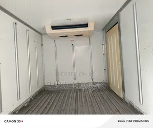 Hyundai Universe 2000 White