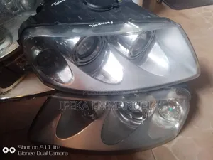 Headlights Volkswagen Touareg 2005