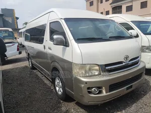 Toyota HiAce 2016 White