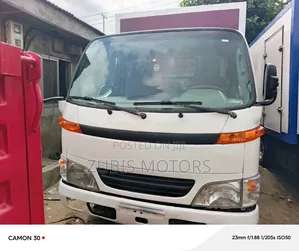 Toyota Dyna Container Body Diesel Engine