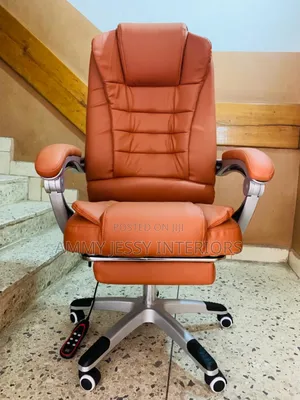 Model Standard Massaging Chair
