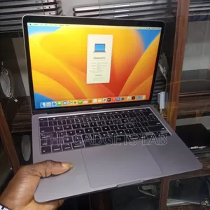 Laptop Apple MacBook Pro 2020 16GB Intel Core i7 SSD 512GB