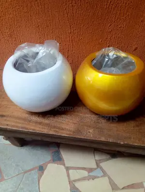 Round Fiberglass Flower Vase