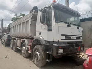 30tons Iveco 12tires Tipper