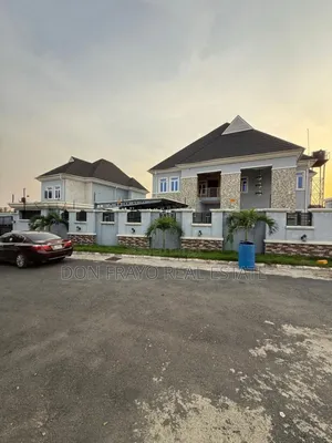 10bdrm Duplex in Aerodrome Gra, Samonda for sale