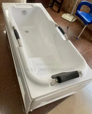 Quality White Executive Panel Bathtub for Bathroom