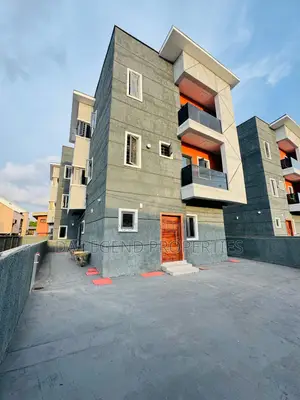 4bdrm Duplex in Ikeja for sale