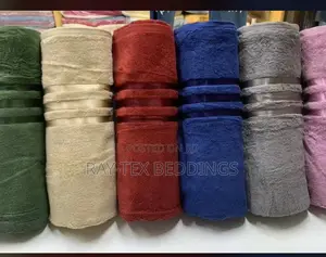 Large Towels ( Available in Seen Color)