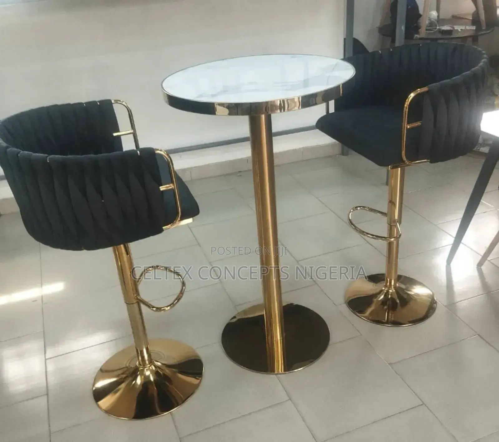 Bar Table With 2 Bar Stools